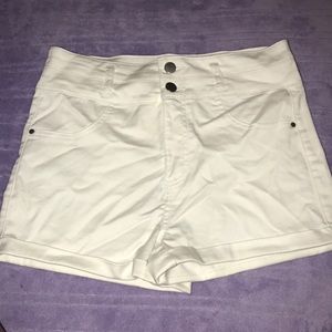 Cute white shorts